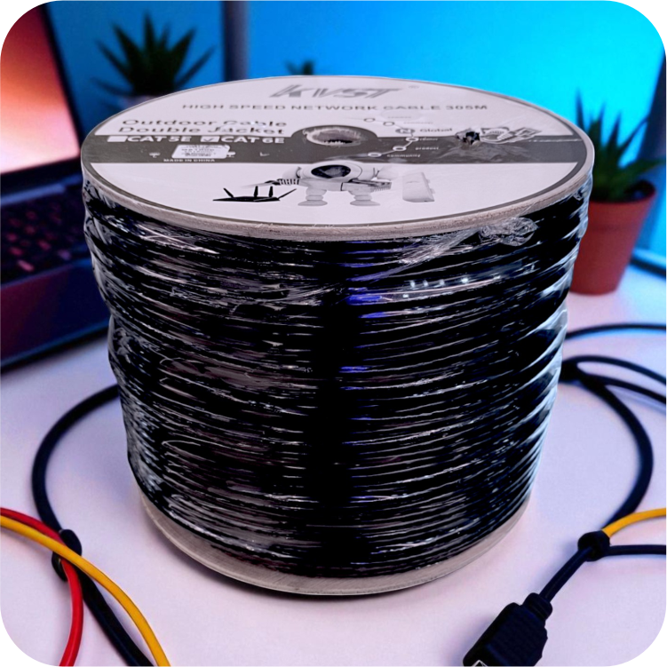 Bobina de cable de red exterior doble jaqueta, 305 metros, enrollada, con etiqueta y especificaciones visibles